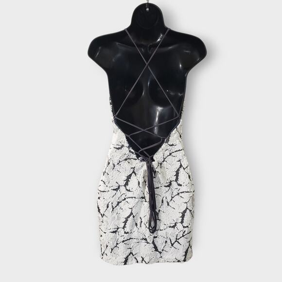 Lucy In The Sky White Black Sequins Abstract Backless Mini Dress Sz Large Party - Picture 6 of 11